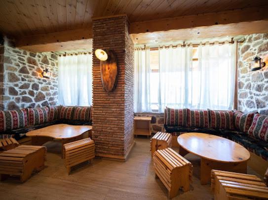 Vila Shen Maria Hotel Voskopojë Екстериор снимка