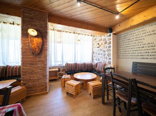 Vila Shen Maria Hotel Voskopojë Екстериор снимка