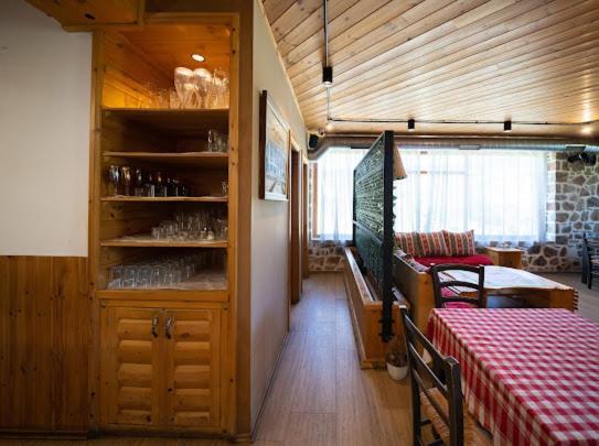 Vila Shen Maria Hotel Voskopojë Екстериор снимка