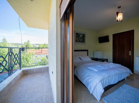 Vila Shen Maria Hotel Voskopojë Екстериор снимка