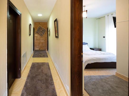 Vila Shen Maria Hotel Voskopojë Екстериор снимка