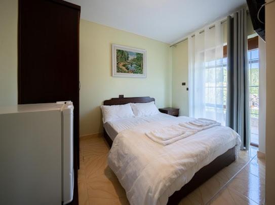 Vila Shen Maria Hotel Voskopojë Екстериор снимка