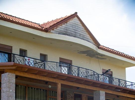Vila Shen Maria Hotel Voskopojë Екстериор снимка
